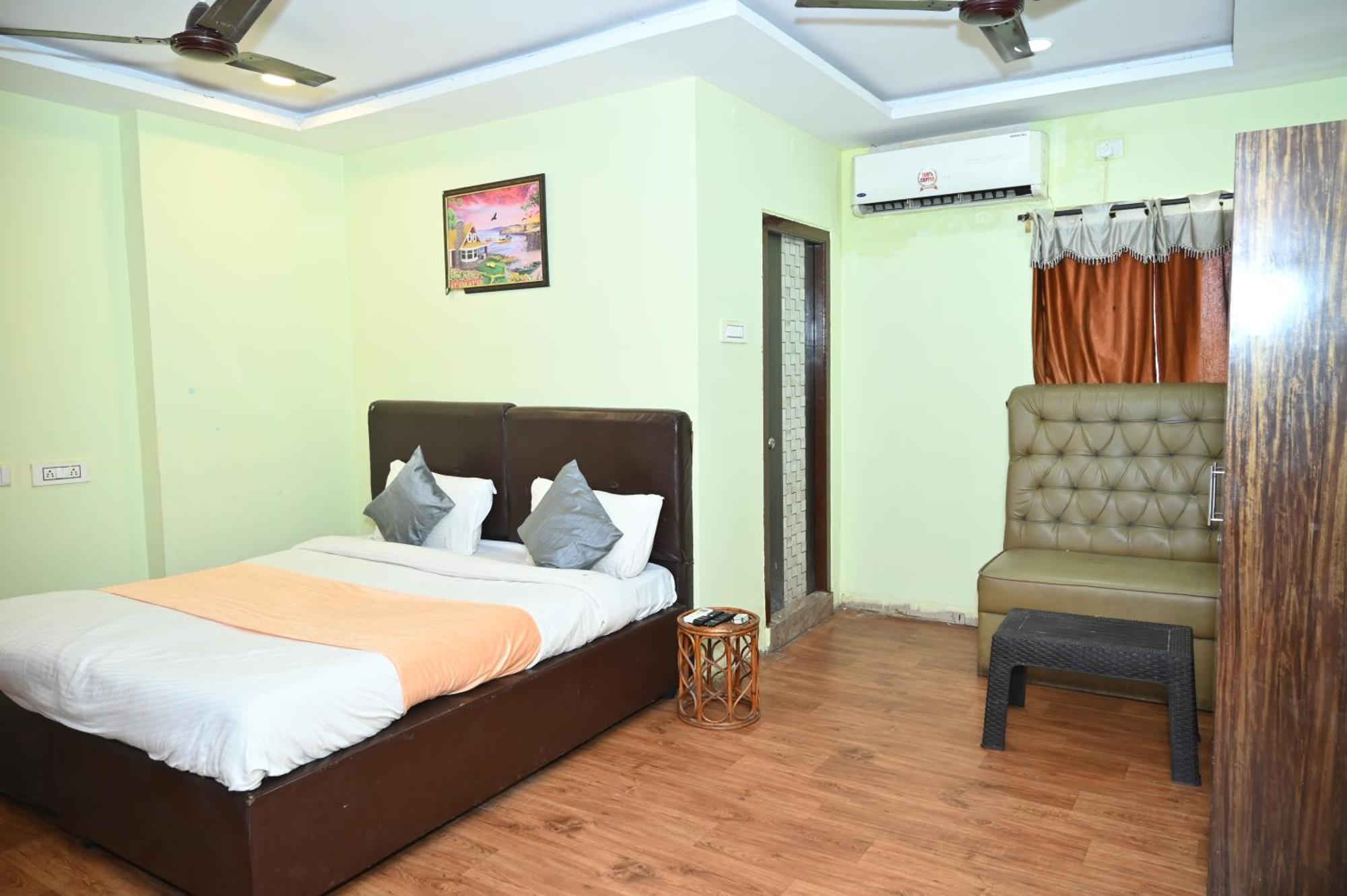 Hotel Ankitha Grand Гайдарабад Екстер'єр фото