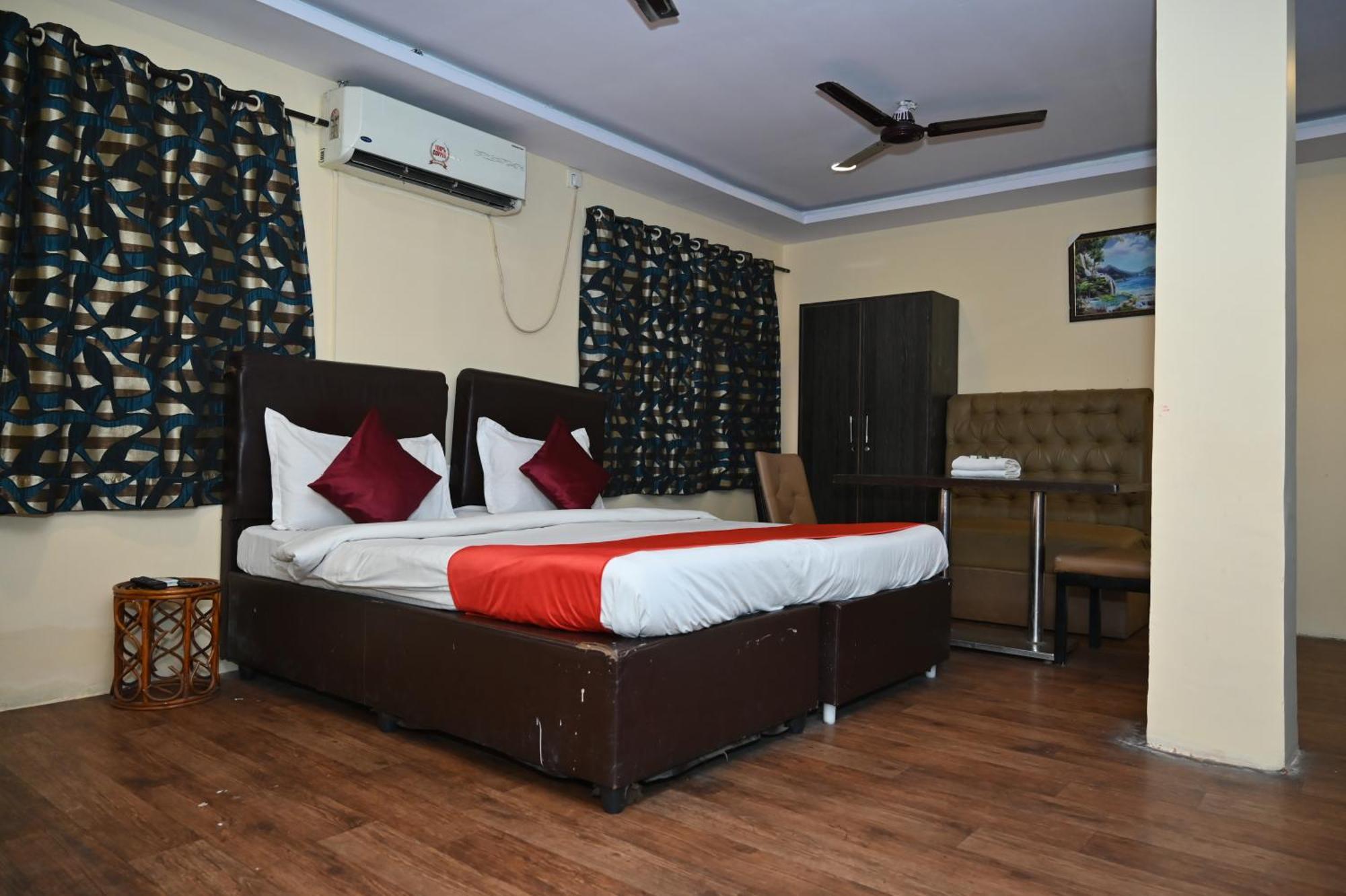 Hotel Ankitha Grand Гайдарабад Екстер'єр фото